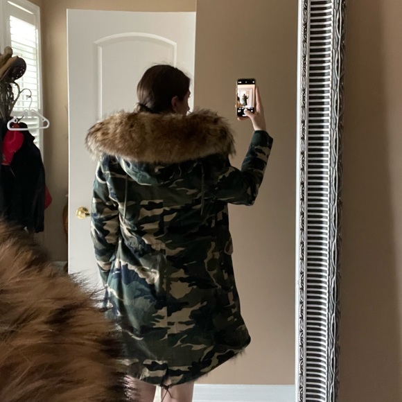 100% Raccoon Fur Coat - Picture 5 of 5